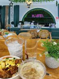 From Lazy Bags to Latte Art, Kasta’s Signature Flow
