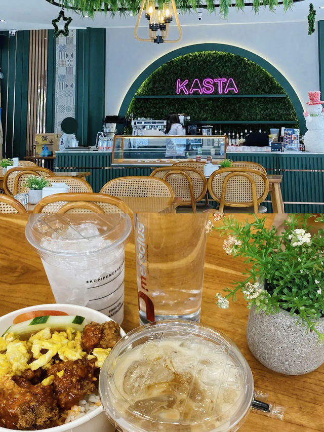 From Lazy Bags to Latte Art, Kasta’s Signature Flow