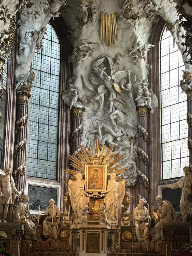 Vienna: Waltzes, Whispers & White Horses