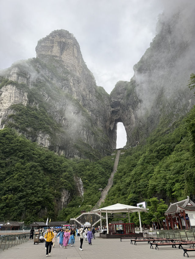 Nature and Wonder: Phenomenal Sea of Clouds at Tianmen Mountain and the Grandeur of 72 Qilou