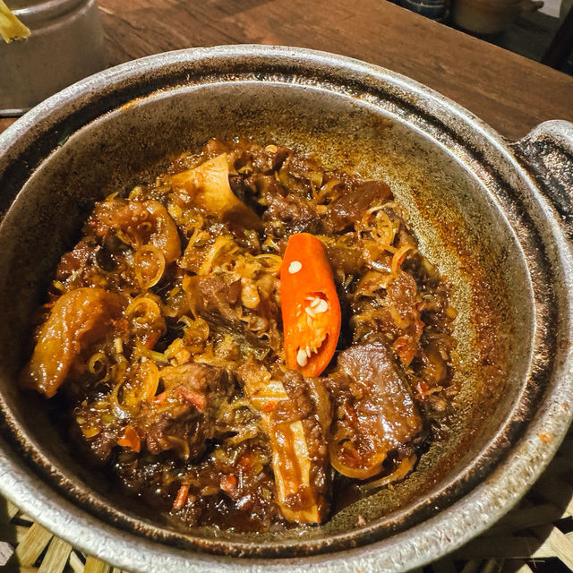ร้านอาหารเวียดนามแท้ ห้ามพลาด Cuc Gach Restaurant