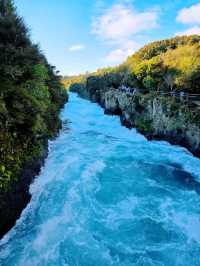 Huka Falls — New Zealand’s Turquoise Thunderbolt on the Waikato River 