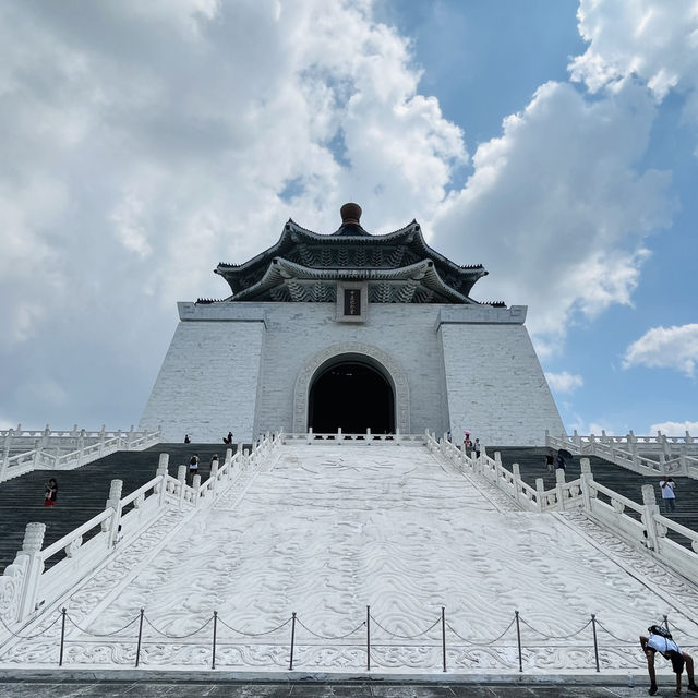 🏛️ Freedom Square in Taipei Is Where Architecture and Meaning Collide 🏛️ Freedom Square in Taipei Is Where Architecture and Meaning Collide