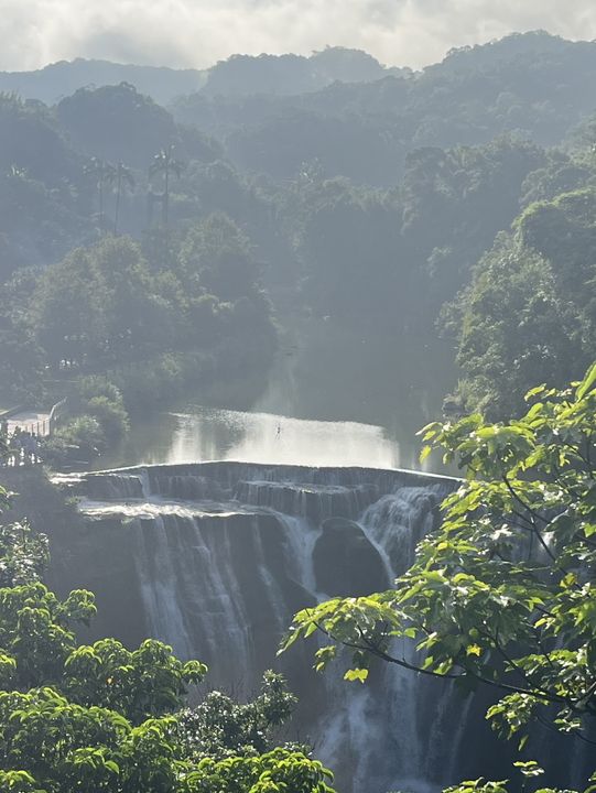 💦 Shifen Waterfall Is Taiwan’s Most Dreamy Cascading Surprise