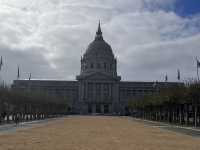 舊金山市政廳｜金頂圓頂建築的政治與藝術殿堂 🏛️