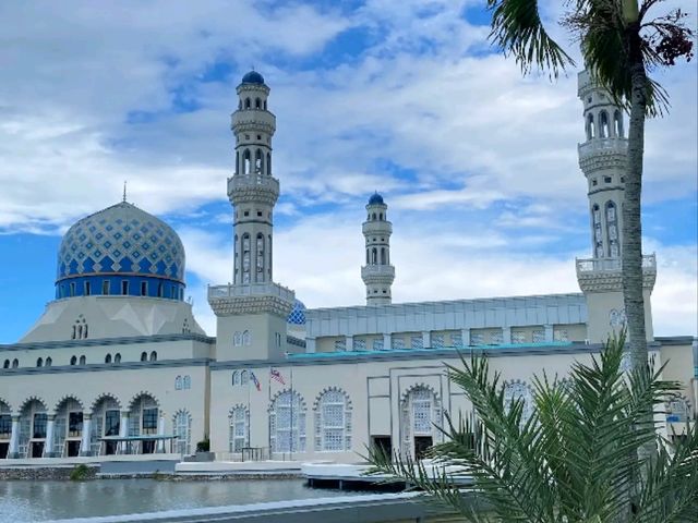 Visiting the Floating Mosque of Kota Kinabalu: City Mosque Travel Guide