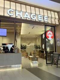 พักช้อป แวะจิบชาเกร๋ ๆ ที่ Chagee Aman Central☕️👇