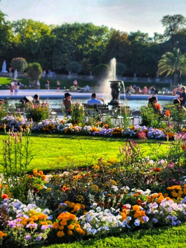 🌿 Palais du Luxembourg – Parisian Elegance & Timeless Charm
