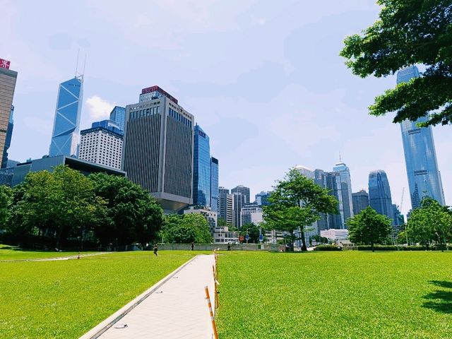 香港遊：添馬公園看維港景