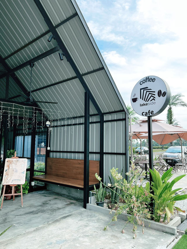 Relax and Refuel at Lakeside Café, Sepang Circuit’s Hidden Gem