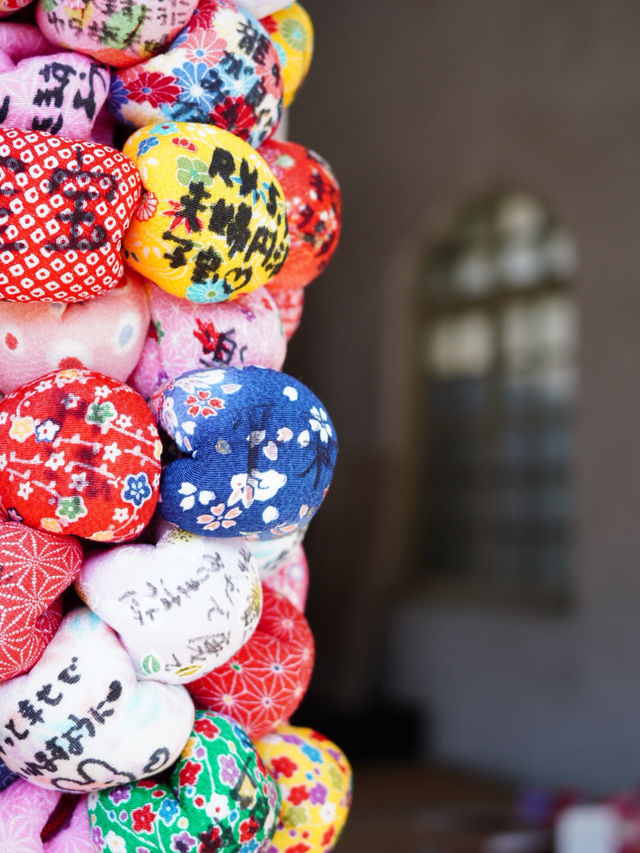 可愛い結び玉 フォトジェニックスポットとして人気のお寺