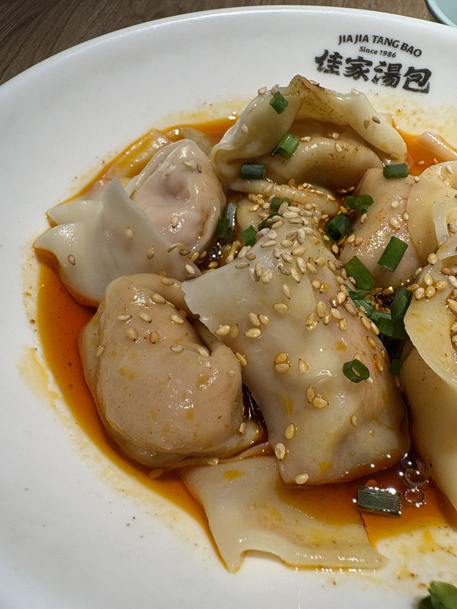 黃河路佳家湯包，現包現蒸，才好吃