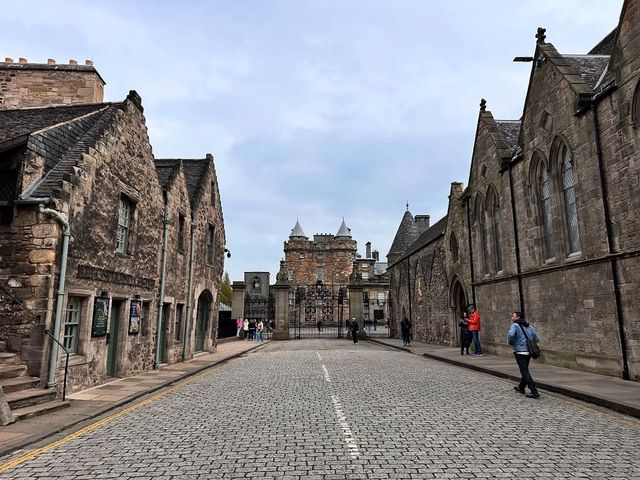 Exploring the Grandeur of Holyrood Palace: A Royal Scottish Experience