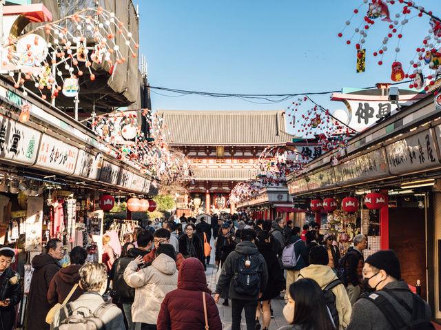 NAKAMISE STREET — The Soul of Asakusa