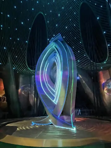 Shanghai Tower - Experience the Pulse of the City with Modern Architecture