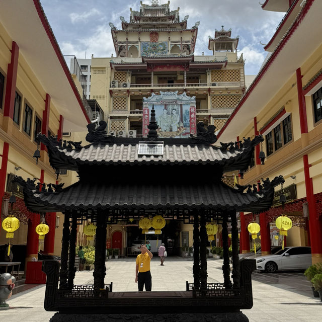 曼谷∣ MRT (BL29) 龍蓮寺∣ 曼谷最靈的華人寺