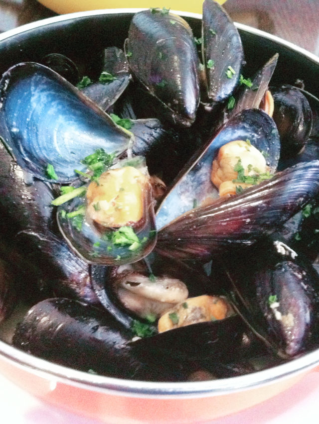 France in Autumn: Eiffel Magic, Dreamy Streets & Dessert Goals 🇫🇷✨