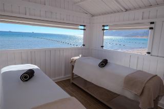 ✨ JAZ Dahabeya Review

The boutique-style Dahabeya takes you back to ancient Egypt, yet maintains the casual luxury that makes a Nile cruise “so romantic and charming.” 🌙🚤✨

🛏️ Experience a cruise filled with Egyptian charm.

The JAZ Dahabeya's rooms are decorated in a cozy, warm style, with earthy tones of gold and beige. 💛

The beds are so soft, you'll sleep so soundly you'll forget you're even on a boat.

Large windows offer panoramic views of the Nile. ⛵

The bathrooms are clean and fully equipped.

The classic vibe makes you feel like you're sailing in the Pharaonic era.

This accommodation is a perfect blend of simplicity and luxury. ✨

🍽️ Egyptian home-cooked food – every meal is delicious.

The cruise serves fresh, homemade food daily.

Authentic Egyptian cuisine with delicious flavors.

Freshly baked bread is incredibly fragrant.

Dinner on the deck under the stars is a must-try. The ultimate in romance 🌌

🌅 The rooftop atmosphere – a must-see highlight

The morning light is beautifully soft.
A cool breeze blows throughout the cruise.

You can see the Nile River banks dotted with
🌾 wheat fields
🐪 camels walking past
🏜️ golden sand dunes

It's a view that's both soothing to the eyes and the heart.

🚤 A must-see cruise experience

Chill out on the rooftop

Take photos with the iconic white swans ⚓

Sunbathe with the cool river breeze

Watch the romantic sunset, the golden reflection on the water is breathtaking 💛✨

📍 Check-in points around the cruise

(Depending on the route) But overall, it's about this.)

🏛️ Luxor

Karnak Temple, the grandest and most magnificent temple.

Luxor Temple, stunning nighttime photography.

Valley of the Kings, Tutankhamun's tomb.

Hatshepsut Temple, the magnificent rock temple perched on a cliff.

🏺 Esna

Temple of Khnum, with its exquisitely carved columns.

A chill city, perfect for evening strolls.

🐊 Edfu

Edfu Temple, the most complete temple of the falcon god Horus.

🌅 Kom Ombo

Kom Ombo Temple, the temple of the crocodile god Sobek.

The sunset is indescribably beautiful.

💎 Aswan

Visit a colorful Nubian village.

A wide, peaceful lake, a breath of fresh air.

Take photos with the colorful houses, so cute.

✨ Overall impression.

JAZ Dahabeya is a boat that feels calm, luxurious, light, and comfortable, yet filled with subtle Egyptian charm. Perfect for:
💑 Couples
👩❤️👩 Best friends looking to chill
📸 Photography enthusiasts
🌙 People looking to slow down along the Nile

It's a beautiful experience, and it's distinctly different from your typical hotel stay.

🌟

#JAZDahabeya #EgyptReview #NileCruise #EgyptTravel #CairoTravel #Luxor #Aswan #DahabeyaExperience #TravelAbroad #AccommodationReview #TravelVibes #NileRiverCruise #ChillTravel