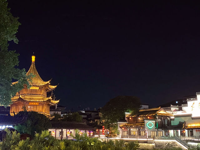 南京✨ 燈火闌珊處,我在「槳聲燈影」裡:夫子廟夜遊秦淮河! 南京✨ 燈火闌珊處,我在「槳聲燈影」裡:夫子廟夜遊秦淮河!