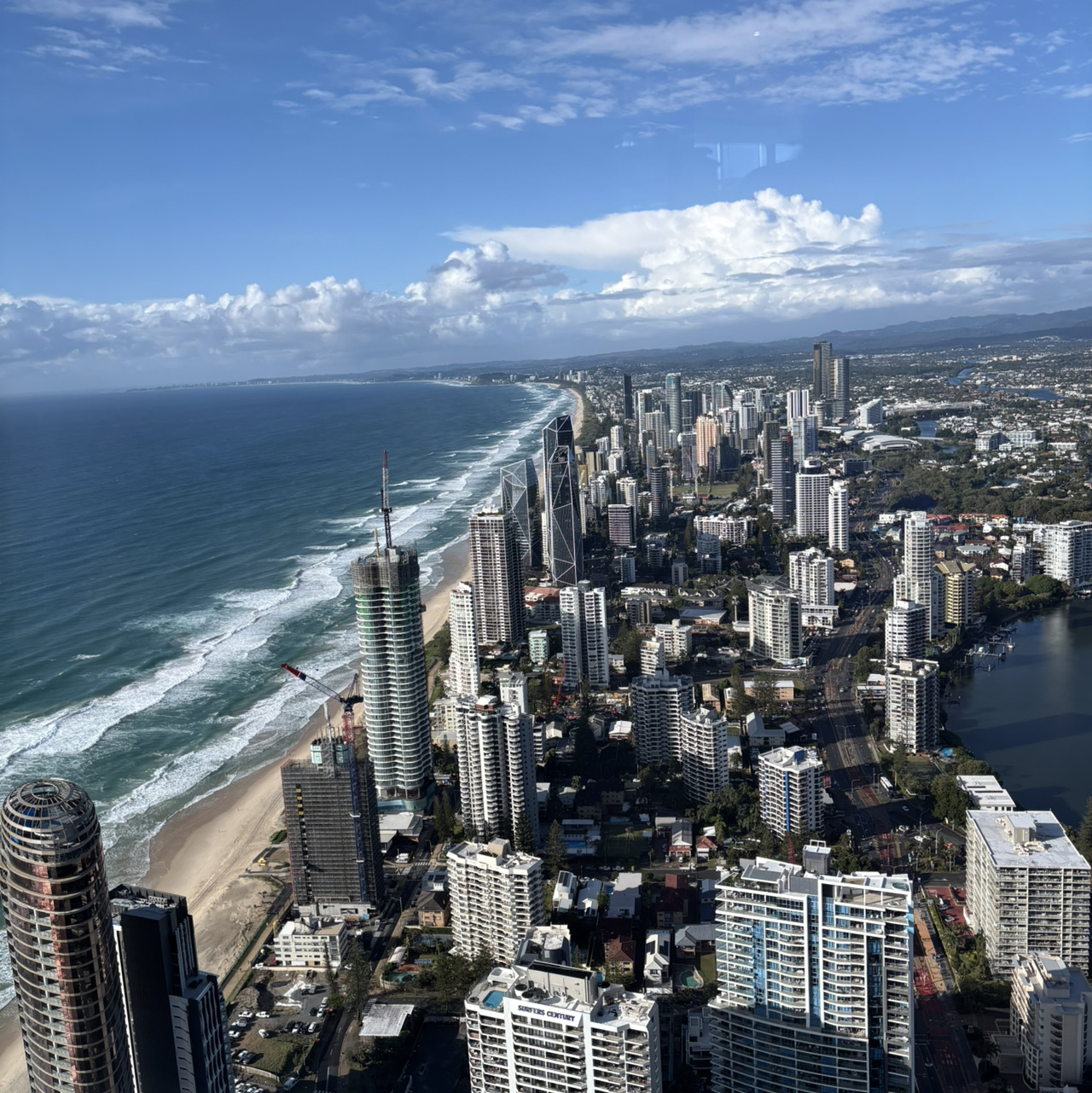 Một trải nghiệm nhất định phải thử khi đến Gold Coast: Ăn sáng giữa những đám mây.
