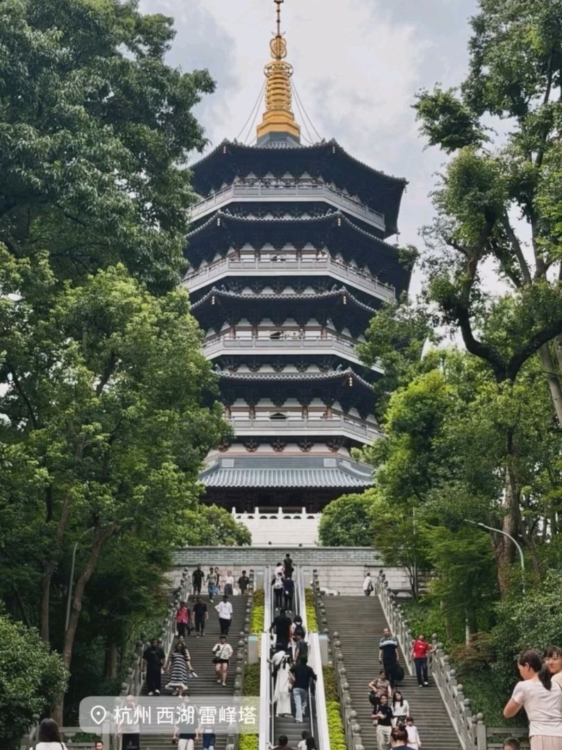 🏯✨ Leifeng Pagoda – One of the most beautiful scenic spots in