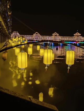 Modern life constantly encourages us to fill every moment, as if a brief pause were a waste; this time, we visit Xinzhou together.