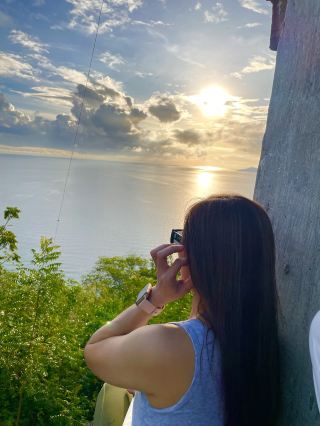 태양이 입맞춘 하늘과 바다。
