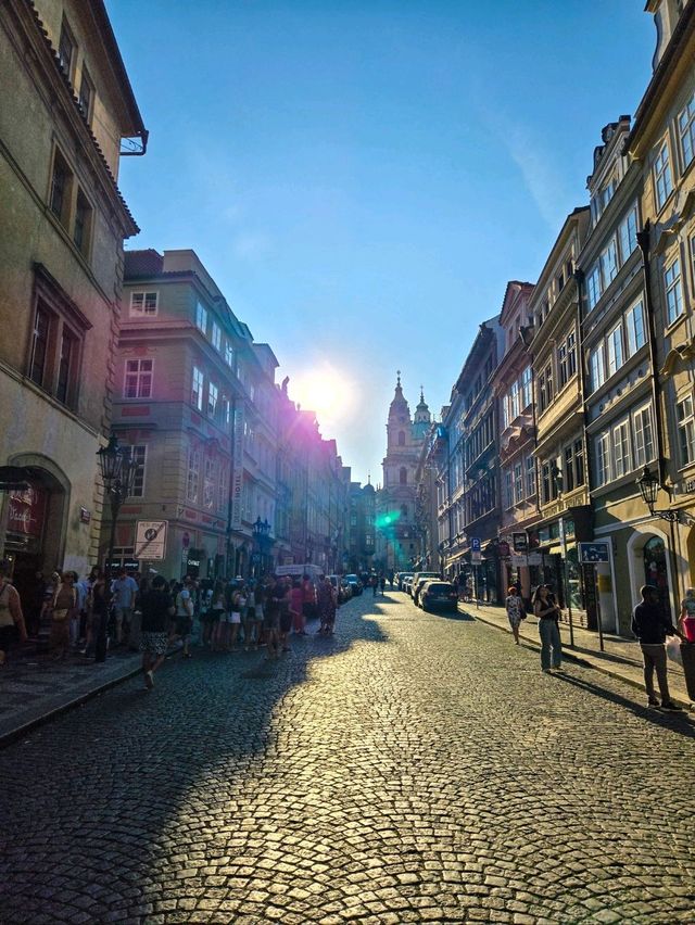 ✨ I mean... isn’t it the most beautiful city of Europe?!🇨🇿💫