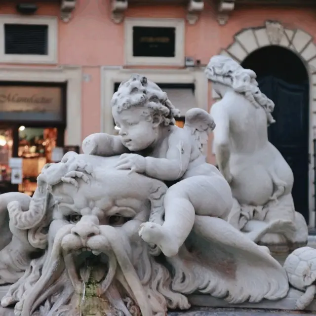 Discovering the Statue Art on Piazza Navona