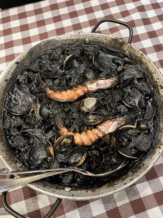 바르셀로나 빠에야 맛집을 찾고 있다면, El Glop