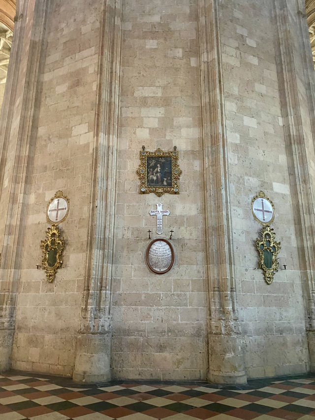 A Day with Segovia’s Cathedral and Nature
