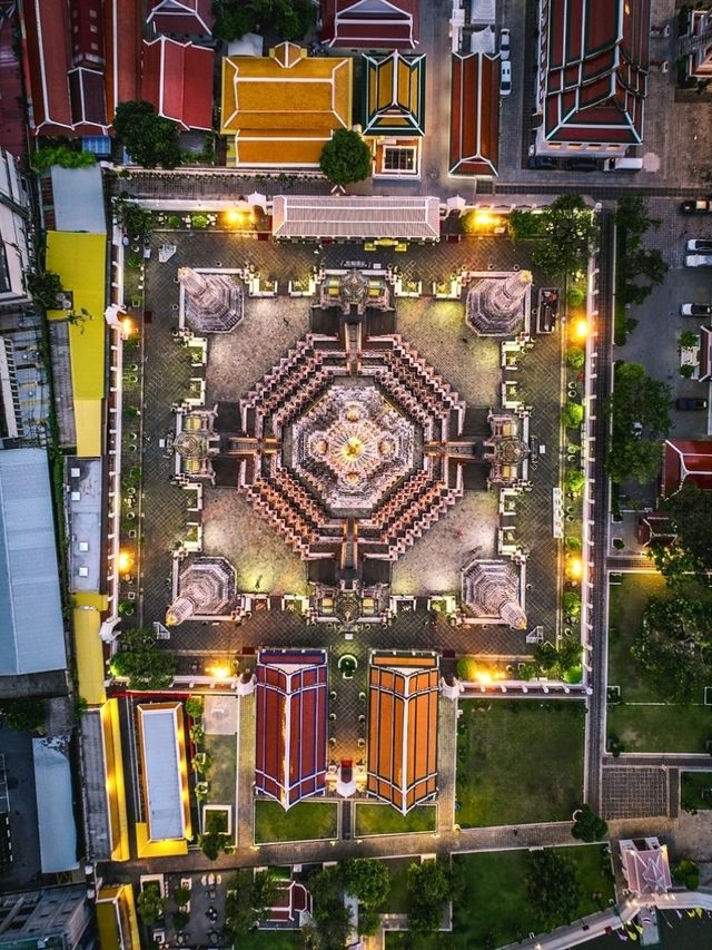 Wat Arun, Bangkok: The Temple of Dawn That Shines at Sunset