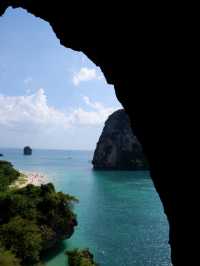 🌴 หาดไร่เลย์ กระบี่ – หนีเมืองมาปล่อยใจ