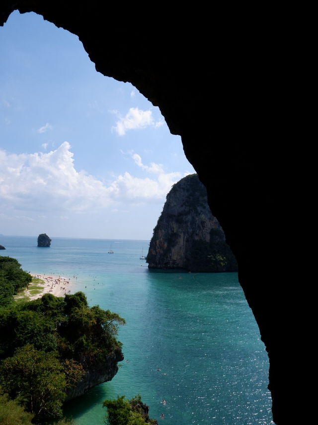🌴 หาดไร่เลย์ กระบี่ – หนีเมืองมาปล่อยใจ