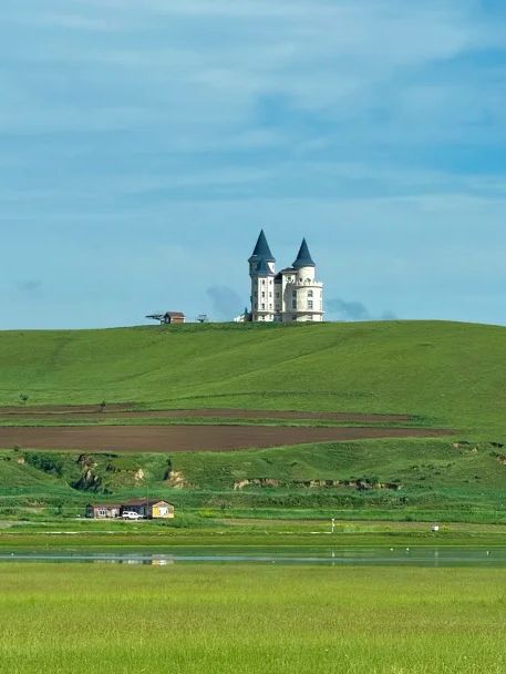 Zhangbei Grassland Sky Road: A Drive Above the Clouds