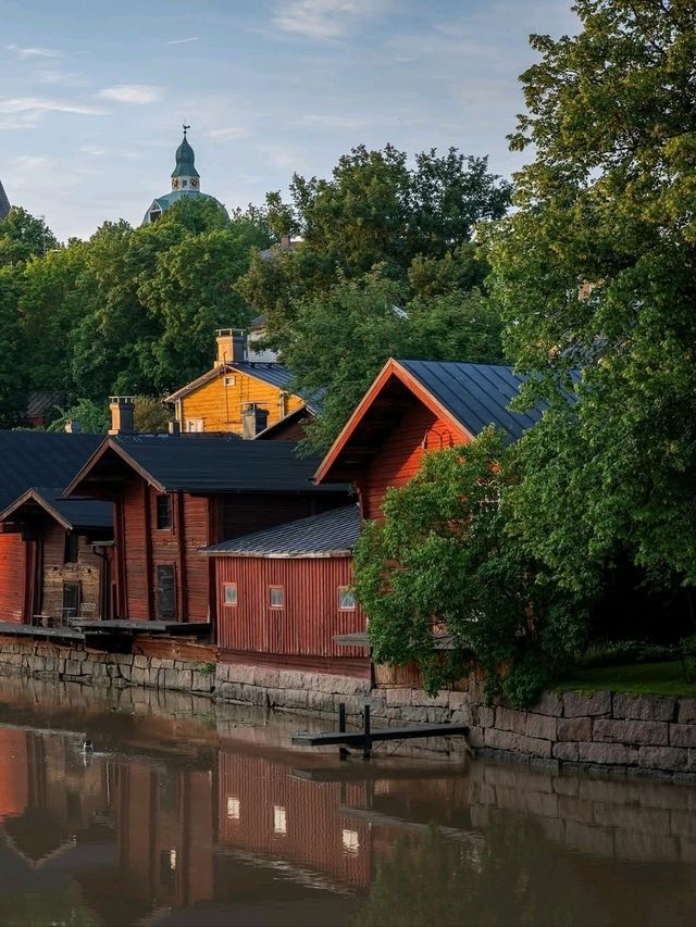 🏘️❄️ “Timeless Charm: My Stroll Through Old Porvoo” ✨🇫🇮