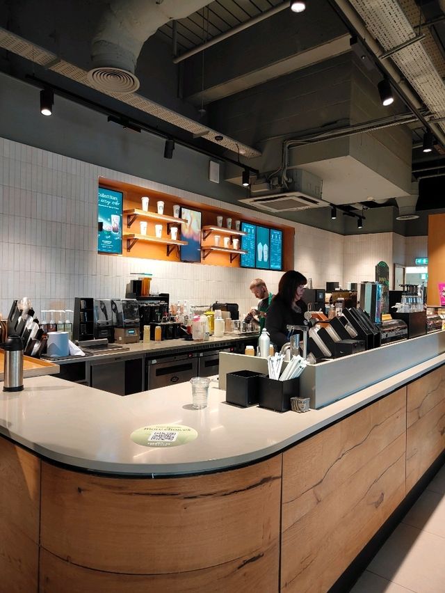 A Quiet Pause in the Heart of the City – Starbucks at Manchester Arndale A Quiet Pause in the Heart of the City – Starbucks at Manchester Arndale