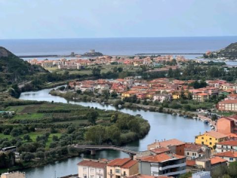 撒丁島博薩的五大必做之事