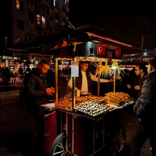 Istanbul: Where East Meets West 🕌🌉🌃