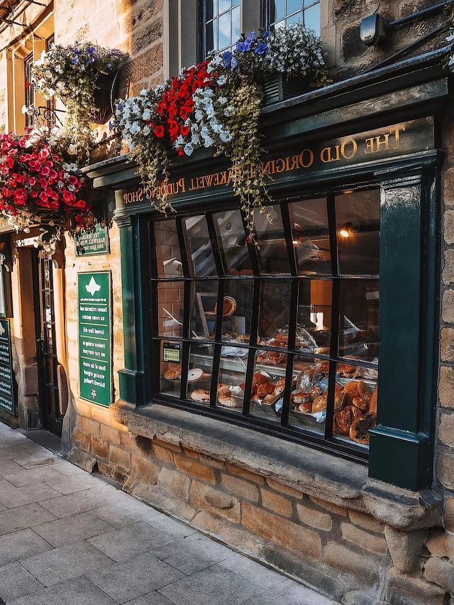 Don't miss out on Peak District, a treasure town on your trip to the UK!