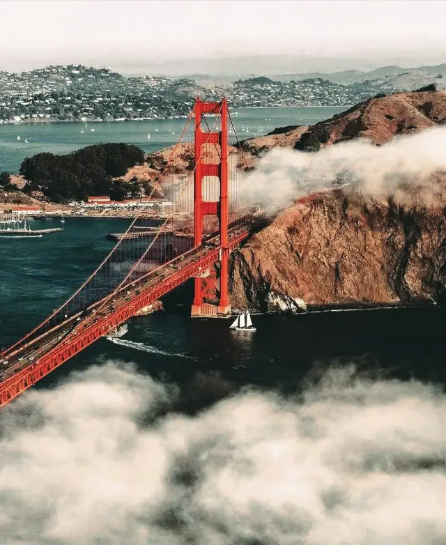 Ultimate must-visit in San Francisco? The magnificent "Golden Gate Bridge"!!!