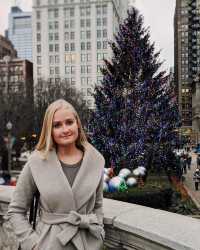 Christmas Beauty in the Chilling Wind of Chicago 🎄❄️