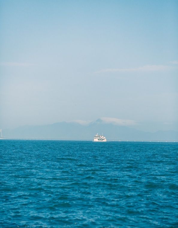接下來就去這座小島發呆看海