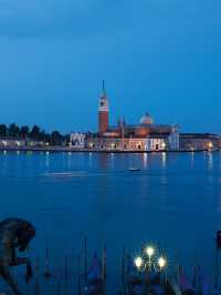 🌟 Venice Views & Luxe Stays 🛎️✨