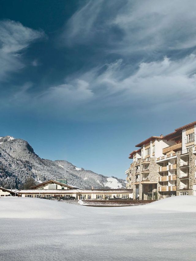 🏔️ Kitzbühel's Cozy Luxury: Grand Tirolia Revealed! 🛎️