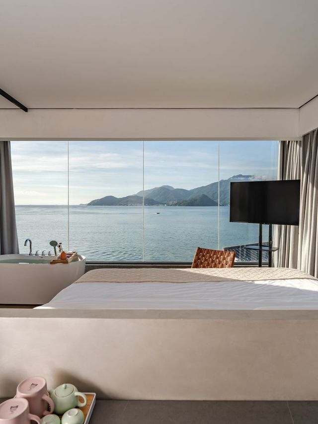 🌴 Shenzhen's Seaside Retreat: Unwind at Slow Cocoa 🌊