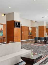 🌆✨ Chicago Escapes: Embassy Suites by Hilton Review 🏨