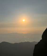 深圳最美落日下山徑在陽台山