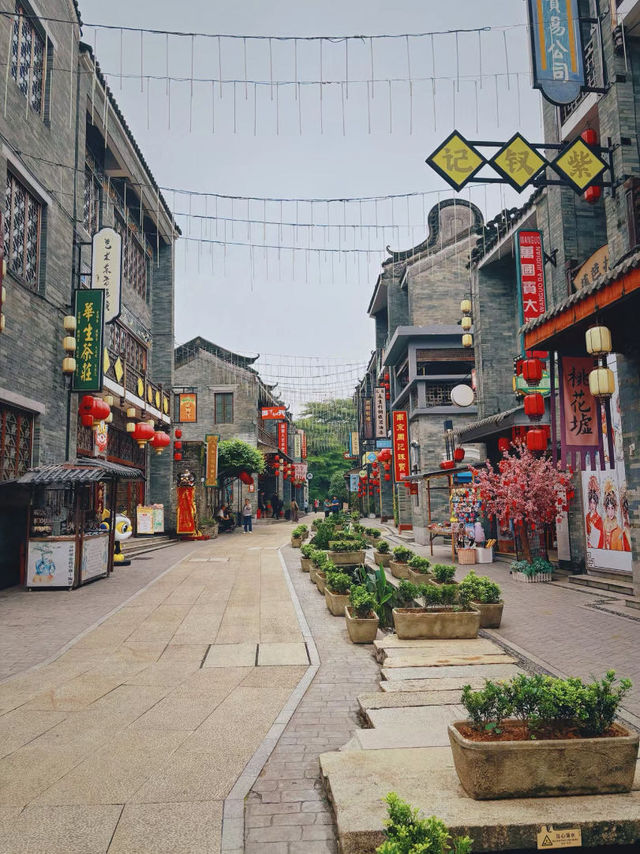 嶺南印象園：藏在鬧市裡的嶺南鄉土風情街。