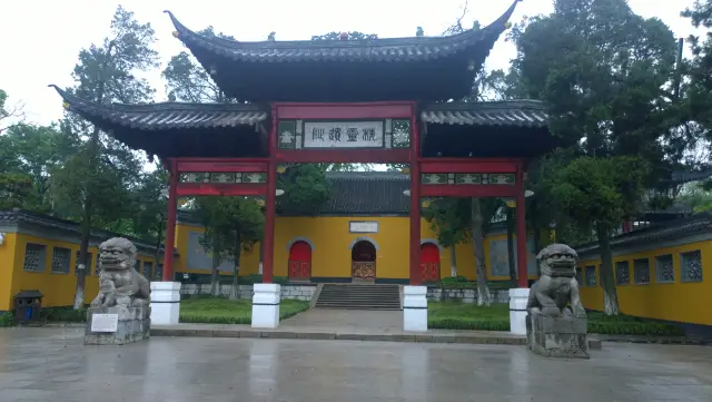 วัดต้าหมิง เมืองหยางโจว|บรรยากาศสงบของวัดโบราณ ความสงบนำพาสู่ความสุขุม